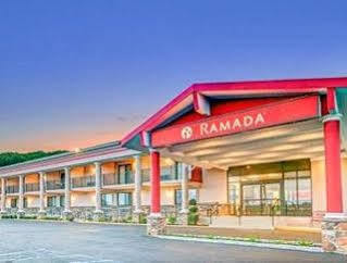 Ramada By Wyndham Rockaway Hotel Екстериор снимка